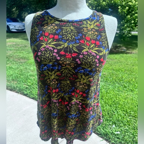 Old Navy Tops - Old Navy Floral Sleeveless Top